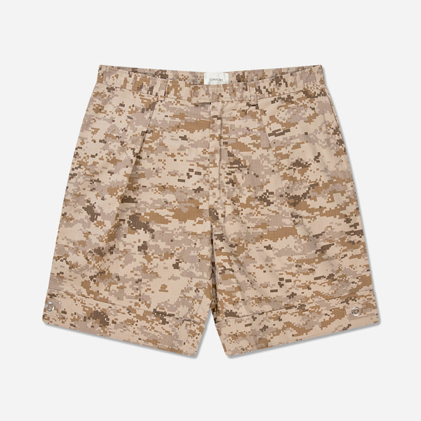Shorts from Tonsure. Made in a camouflage heavy cotton quality.A pair of stylish shorts with a classic button closure. Perfect for hot spring and summer days.